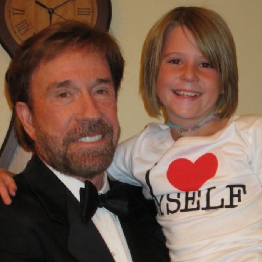 Τσακ Νόρις: Ο κόσμος έχασε έναν θρύλο, αλλά εγώ έχασα τον παππού μου, έγραψε η εγγονή του