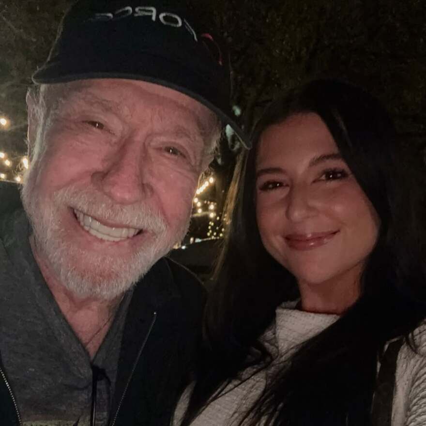 Τσακ Νόρις: Ο κόσμος έχασε έναν θρύλο, αλλά εγώ έχασα τον παππού μου, έγραψε η εγγονή του