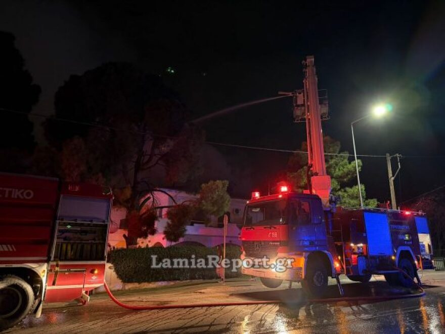 Φωτιά σε διαμέρισμα λίγο έξω από τη Λαμία, δείτε φωτογραφίες