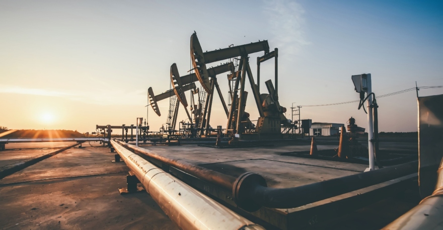 Το Ιράν ψάχνει τρόπους να διαχειριστεί το πετρέλαιο: Ανοίγει παλιές αποθήκες, εξετάζει σιδηροδρομική μεταφορά στην Κίνα