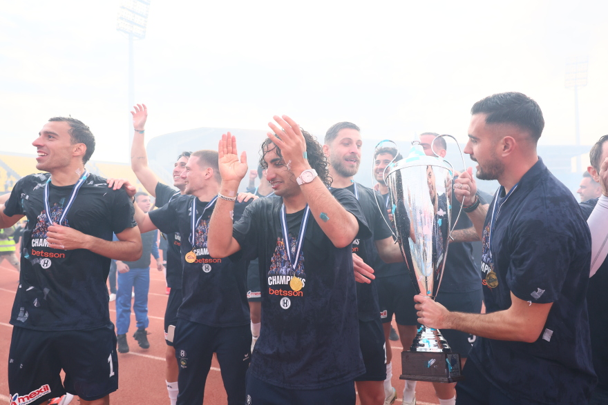 Συγκινητικές στιγμές στο Καυτατζόγλειο: Η φιέστα του Ηρακλή για την άνοδο στη Super League ύστερα από 9 χρόνια, βίντεο 