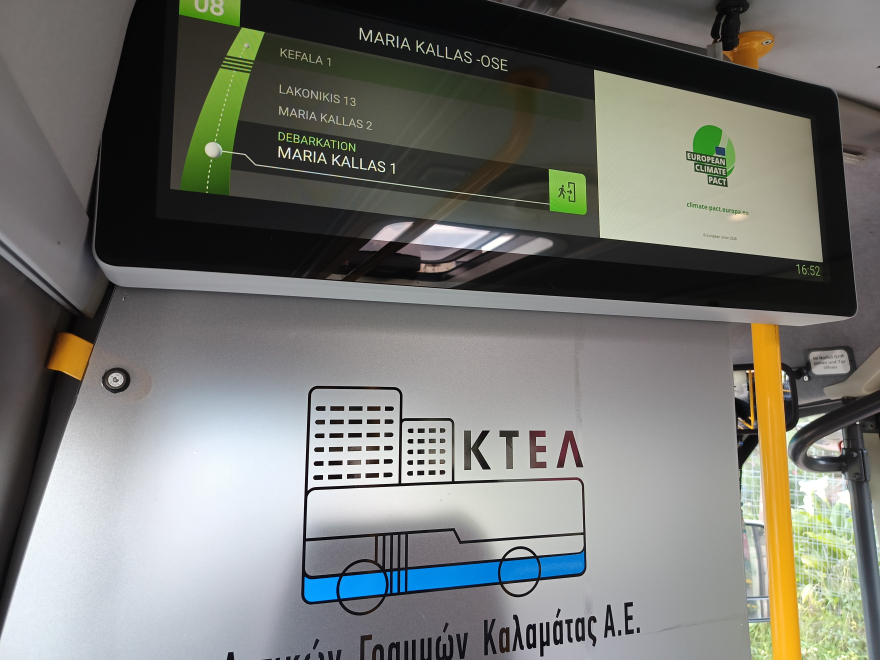 Ψηφιακές οθόνες στα λεωφορεία της Καλαμάτας «μιλούν» για την κλιματική αλλαγή
