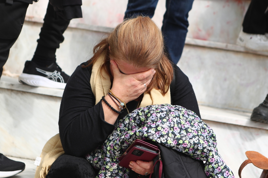 Οργή για την αίθουσα στην έναρξη της δίκης για τα Τέμπη, δεν χωρά τους διαδίκους: Έχετε χάσει την εμπιστοσύνη μας, φώναζαν συγγενείς στο δικαστήριο 