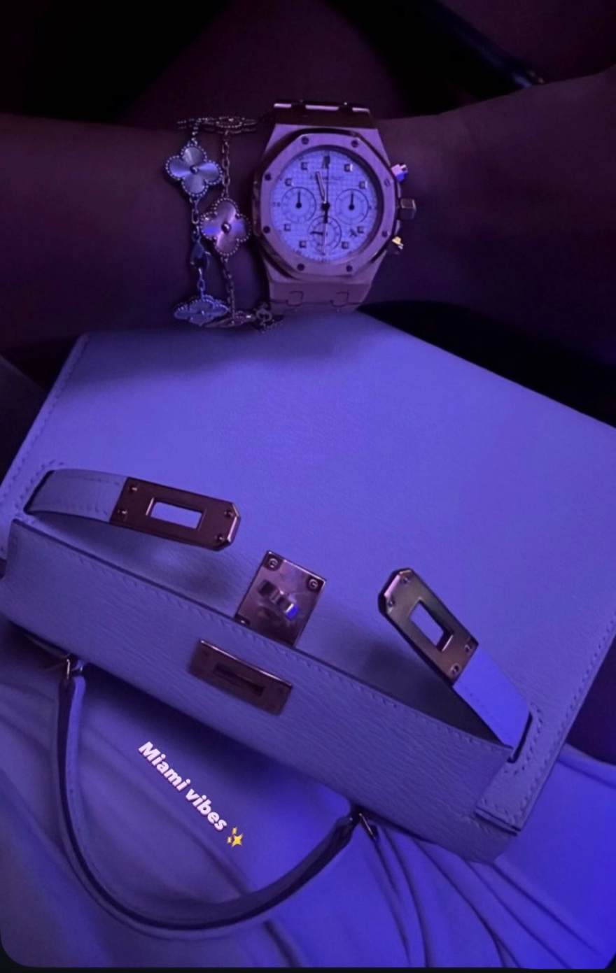 &Pi;&omicron;&lambda;&epsilon;&mu;&iota;&kappa;ό lockdown &sigma;&tau;&omicron; &Nu;&tau;&omicron;&upsilon;&mu;&pi;ά&iota;: &Pi;&epsilon;&nu;&tau;ά&sigma;&tau;&epsilon;&rho;&alpha; &xi;&epsilon;&nu;&omicron;&delta;&omicron;&chi;&epsilon;ί&alpha; &mu;&epsilon; 50 &epsilon;&upsilon;&rho;ώ, &phi;&alpha;&gamma;&eta;&tau;ό &mu;&epsilon; &nu;&tau;&epsilon;&lambda;ί&beta;&epsilon;&rho;&iota; &kappa;&alpha;&iota; &nu;&upsilon;&chi;&tau;&epsilon;&rho;&iota;&nu;ά &mu;&alpha;&gamma;&alpha;&zeta;&iota;ά &chi;&omega;&rho;ί&sigmaf; &pi;&epsilon;&lambda;ά&tau;&epsilon;&sigmaf; 