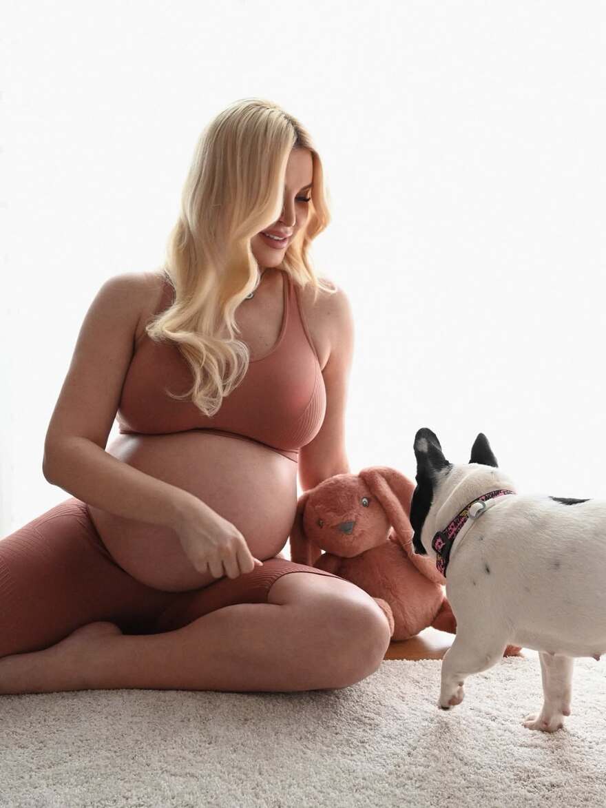 Η Κατερίνα Καινούργιου ποζάρει στον ένατο μήνα της εγκυμοσύνης της: Το να σε μεγαλώνω μέσα μου ήταν το πιο όμορφο ταξίδι της ζωής μου