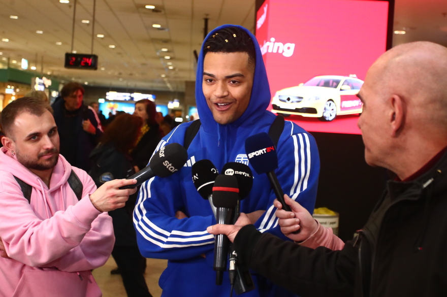 Επέστρεψε με το ασημένιο από το Τορούν ο Καραλής: «Να συνεχίσω να φέρνω μετάλλια για την Ελλάδα»