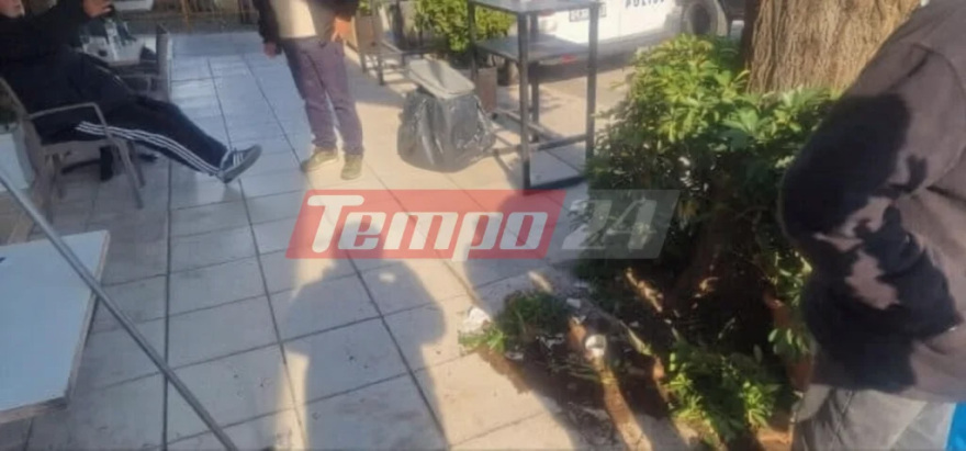 Απίστευτο τροχαίο στην Πάτρα, αυτοκίνητο παρέσυρε 50χρονη πεζή που εκσφενδονίστηκε σε μηχανάκι και κατέληξε σε γλάστρες 