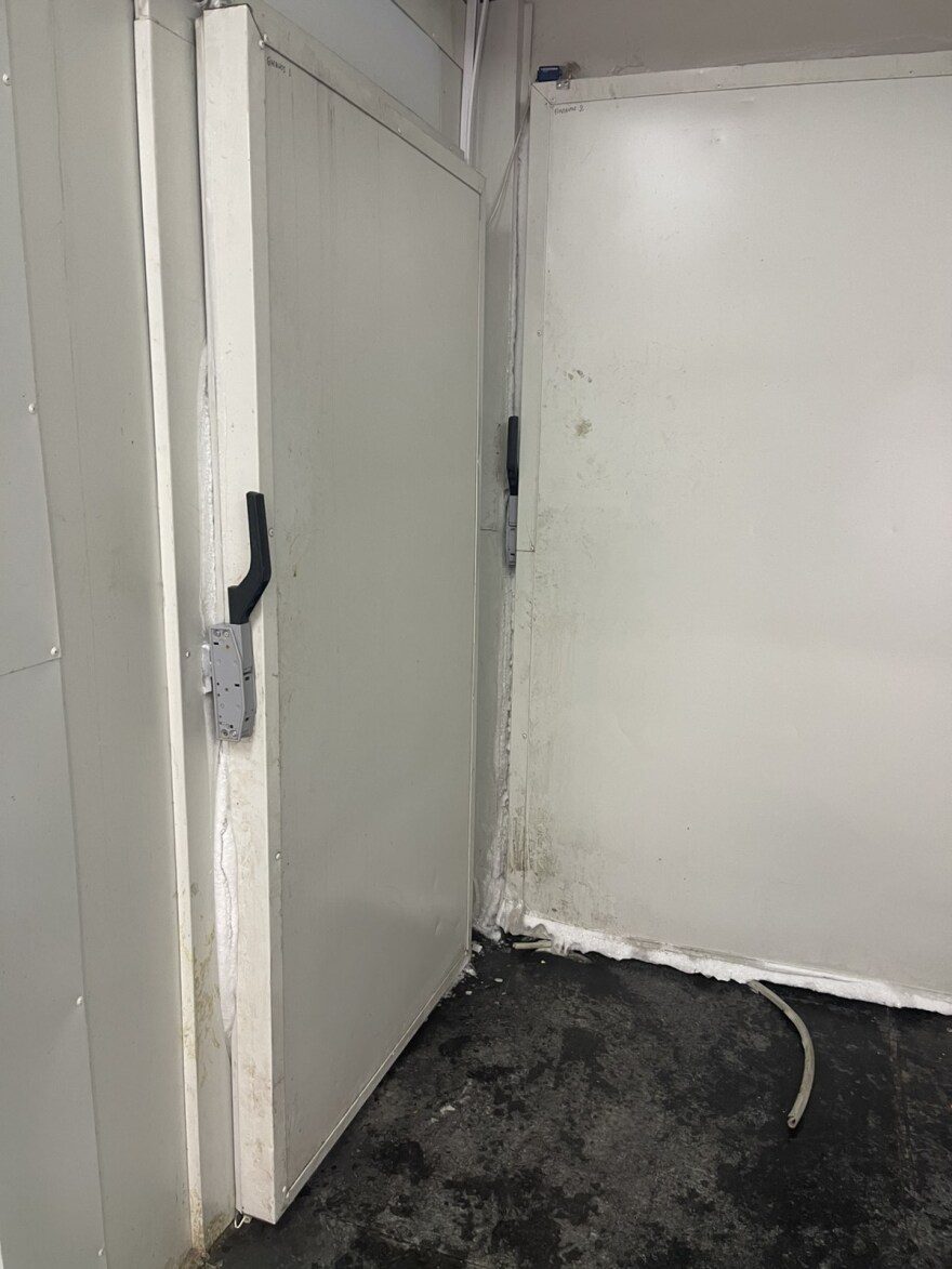 Επιχείρηση στον Πειραιά είχε 3,5 τόνους ακατάλληλα και ληγμένα κρέατα, προμήθευε και νοσοκομεία - Δείτε φωτογραφίες