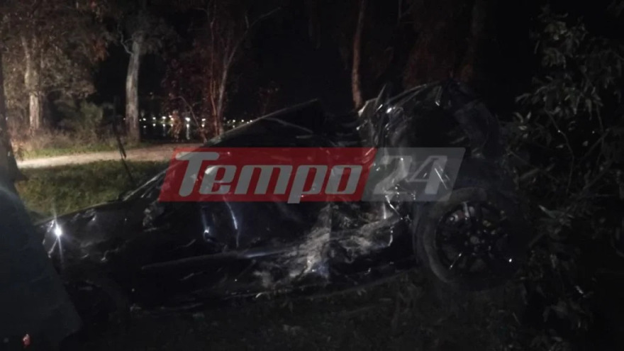 Σοβαρό τροχαίο στην Πάτρα: ΙΧ «καρφώθηκε» σε δέντρα, στο νοσοκομείο ο οδηγός, δείτε εικόνες