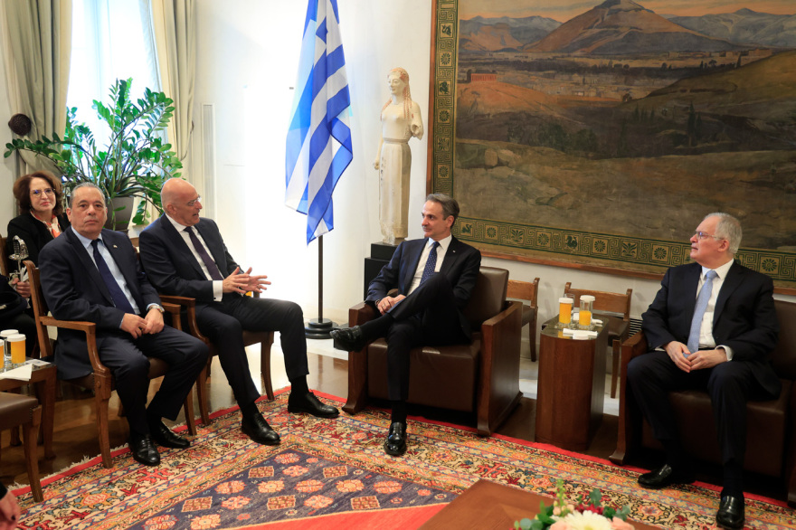 Παρουσία Τασούλα και  Μητσοτάκη η δοξολογία στη Μητρόπολη για την 25η Μαρτίου, δείτε φωτογραφίες και βίντεο