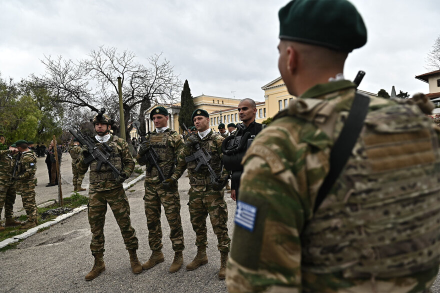 Όλα έτοιμα για τη μεγάλη στρατιωτική παρέλαση για την 25η Μαρτίου, δείτε φωτογραφίες και βίντεο