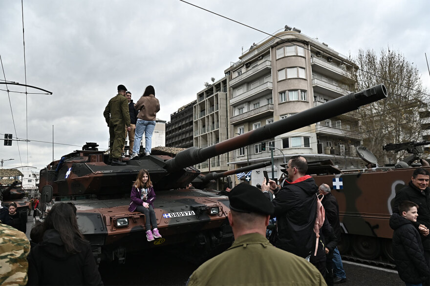 Όλα έτοιμα για τη μεγάλη στρατιωτική παρέλαση για την 25η Μαρτίου, δείτε φωτογραφίες και βίντεο