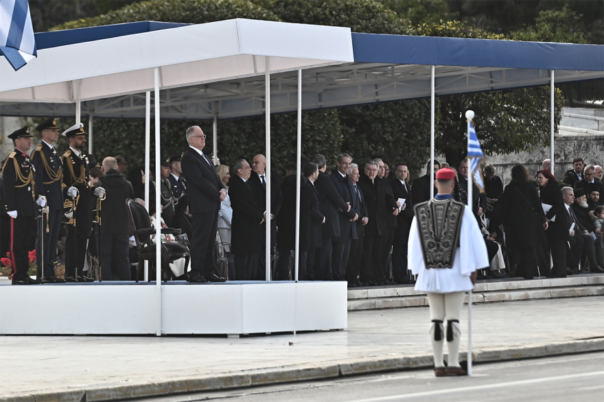 Live η μεγάλη στρατιωτική παρέλαση στην Αθήνα για την 25η Μαρτίου, έκλεψαν την παράσταση τα drones