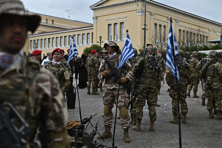 Όλα έτοιμα για τη μεγάλη στρατιωτική παρέλαση για την 25η Μαρτίου, δείτε φωτογραφίες και βίντεο