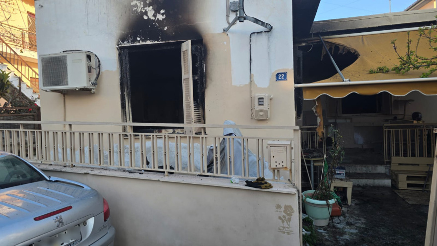 Πώς έγινε η τραγωδία με τις δύο νεκρές στο Βόλο: Είδα άνθρωπο να φλέγεται στην αυλή, λέει γειτόνισσα
