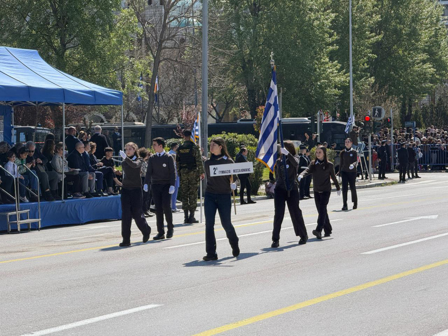 Με λαμπρότητα ο εορτασμός της 25ης Μαρτίου στη Θεσσαλονίκη, ολοκληρώθηκε η μαθητική παρέλαση - Βίντεο και φωτογραφίες