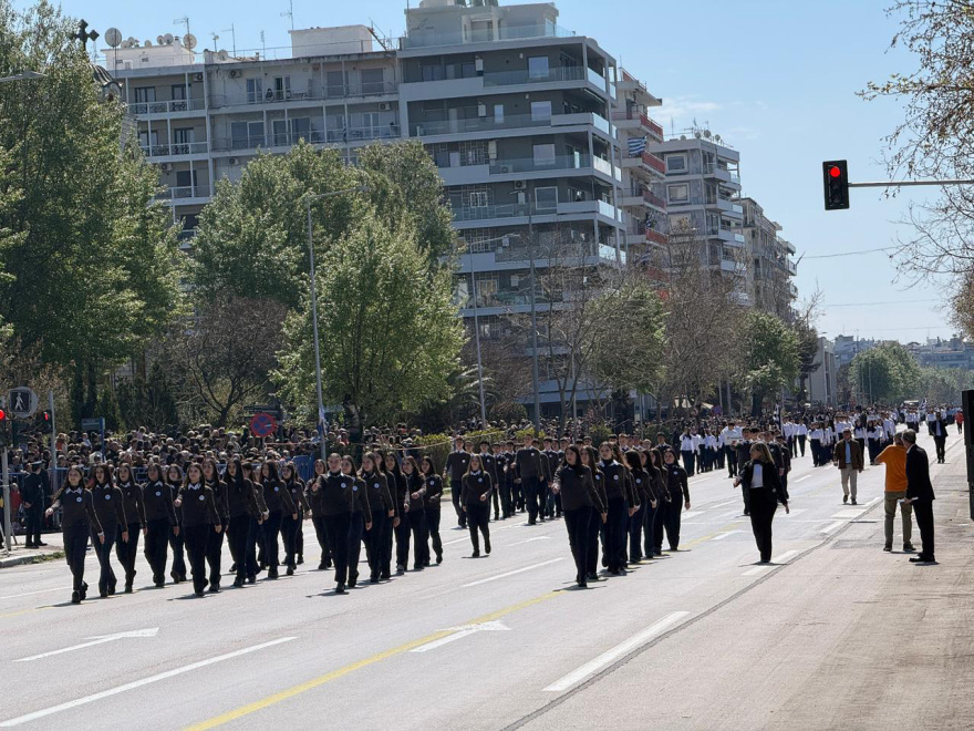 Με λαμπρότητα ο εορτασμός της 25ης Μαρτίου στη Θεσσαλονίκη, ολοκληρώθηκε η μαθητική παρέλαση - Βίντεο και φωτογραφίες