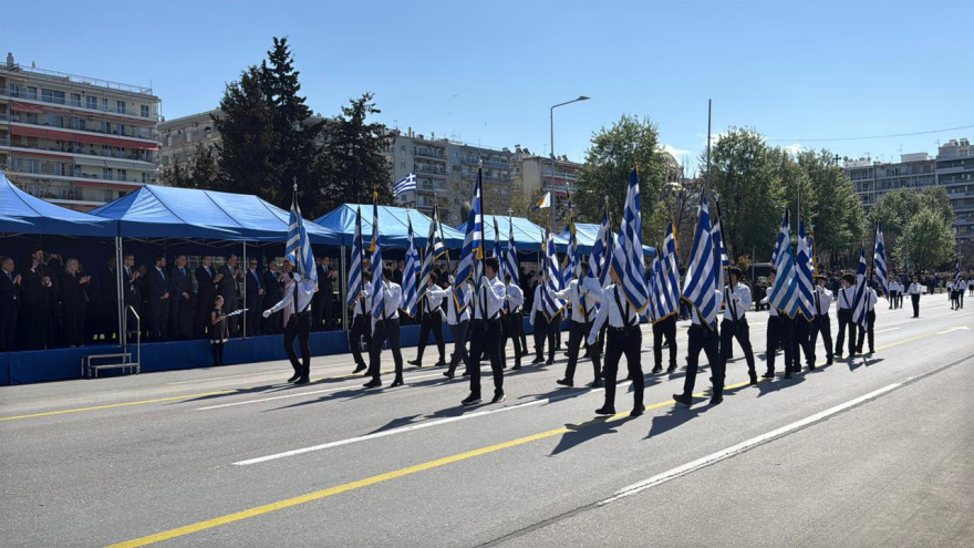 Με λαμπρότητα ο εορτασμός της 25ης Μαρτίου στη Θεσσαλονίκη, ολοκληρώθηκε η μαθητική παρέλαση - Βίντεο και φωτογραφίες