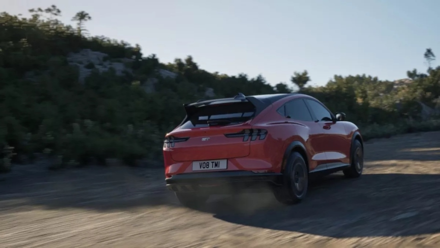 Η Mustang Mach-Ε αναβαθμίζεται και εμπλουτίζει τη γκάμα της