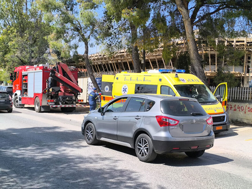 Εργατικό ατύχημα στους Θρακομακεδόνες: Άνδρας έπεσε και εγκλωβίστηκε σε φρεάτιο οικοδομής