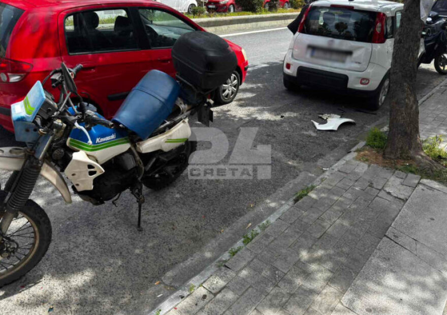 Τροχαίο στο Ηράκλειο της Κρήτης, φορτηγό παρέσυρε τρία αυτοκίνητα και τρία δίκυκλα, δείτε βίντεο και φωτογραφίες