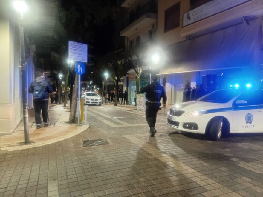 Άγρια επίθεση σε 16χρονο στο κέντρο του Αγρινίου, τον χτύπησαν και με αιχμηρό αντικείμενο