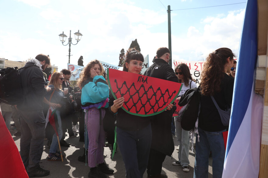 Ολοκληρώθηκε η διαδήλωση στο Σύνταγμα, άνοιξε ξανά ο σταθμός του μετρό Σύνταγμα - Δείτε φωτογραφίες