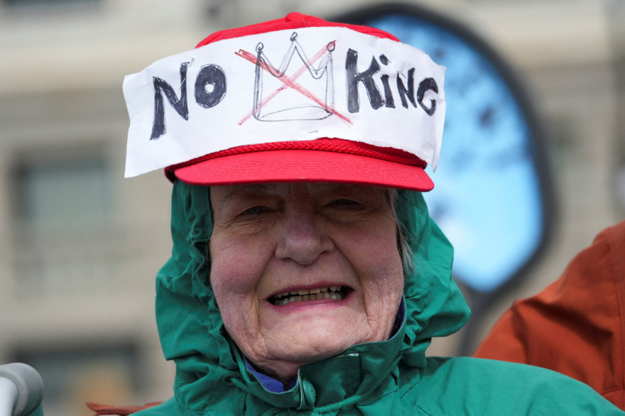 No Kings: Χιλιάδες πολίτες διαδήλωσαν στις ΗΠΑ και την Ευρώπη κατά του Τραμπ και του πολέμου στο Ιράν, βίντεο και φωτογραφίες