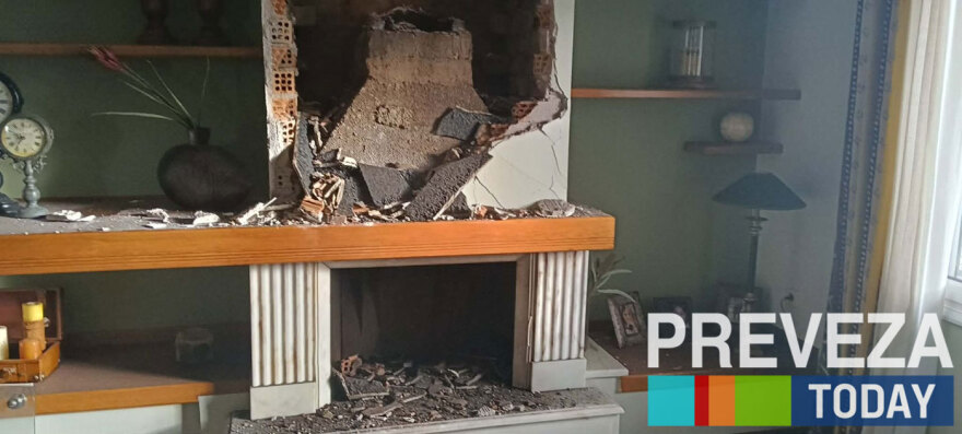 Σοβαρές υλικές ζημιές από πτώση κεραυνού σε κατοικία στην Πρέβεζα, σώοι οι ένοικοι
