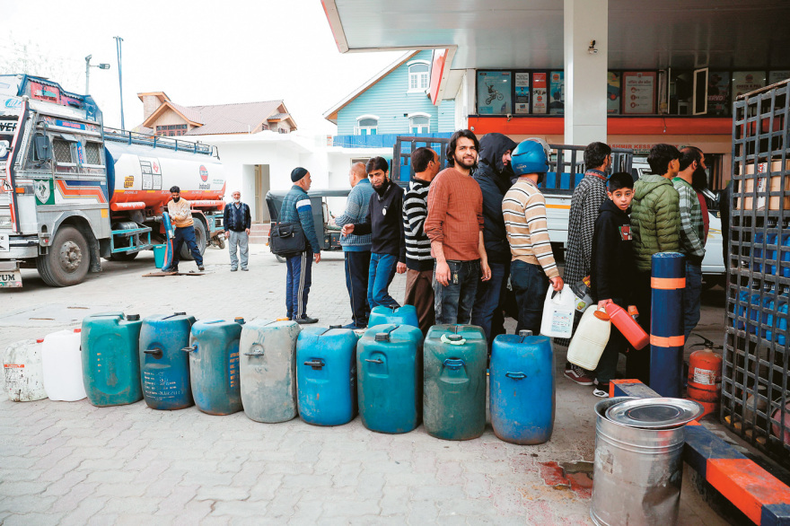 Συναγερμός για ενέργεια, επιτόκια, τρόφιμα και «εφιάλτες» αναλυτών για πετρέλαιο στα 200 δολάρια το βαρέλι