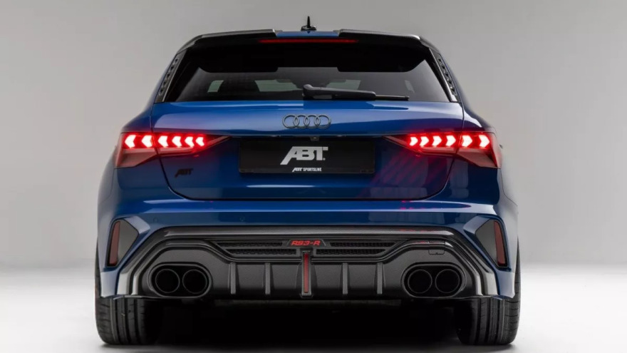 Ένα Audi RS 3 Sportback με αναβολικά