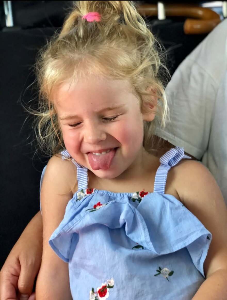 Ελένη Μενεγάκη για την κόρη της με τον Μάκη Παντζόπουλο: Σε λατρεύουμε ψυχή μου
