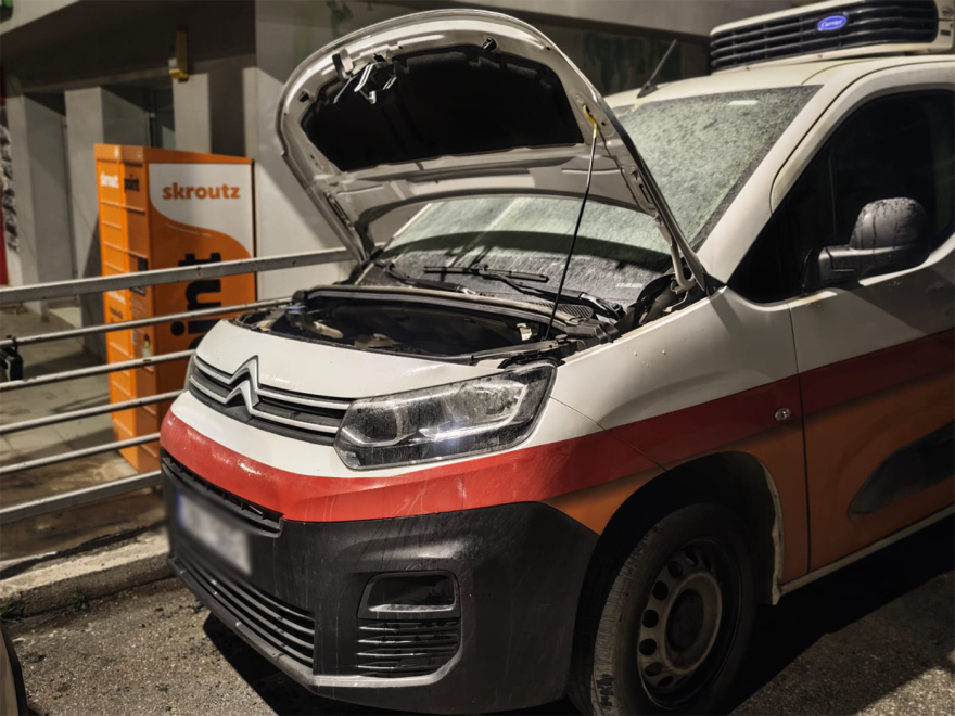 Μπαράζ εμπρηστικών επιθέσεων μέσα σε μισή ώρα σε Πατήσια, Ζωγράφου και Πολύγωνο: Έκαψαν 2 ΑΤΜ και ένα όχημα