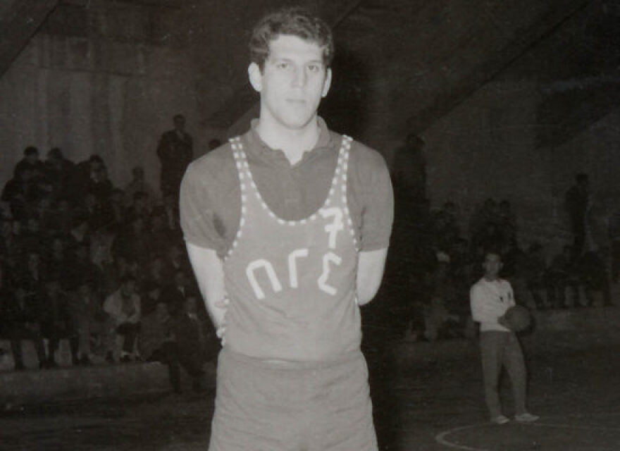 Βασίλης Γκούμας: Ένας από τους πρώτους σταρ του ελληνικού μπάσκετ