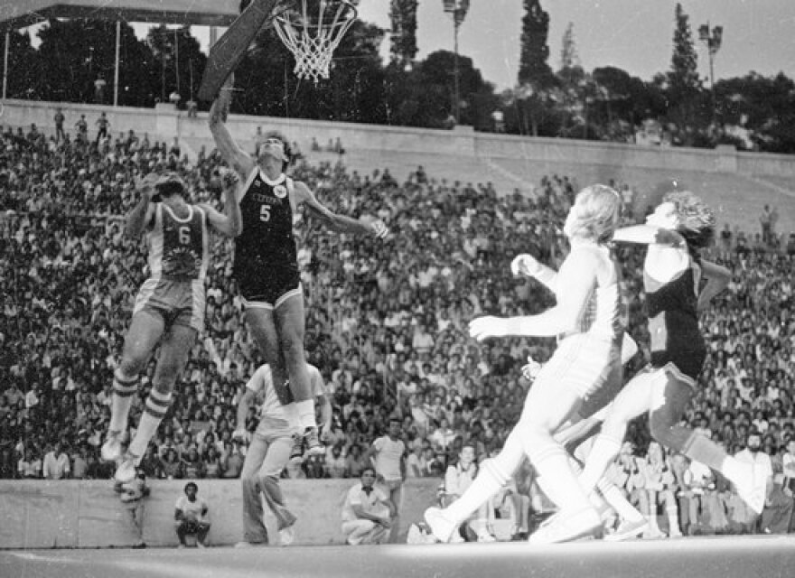 Βασίλης Γκούμας: Ένας από τους πρώτους σταρ του ελληνικού μπάσκετ