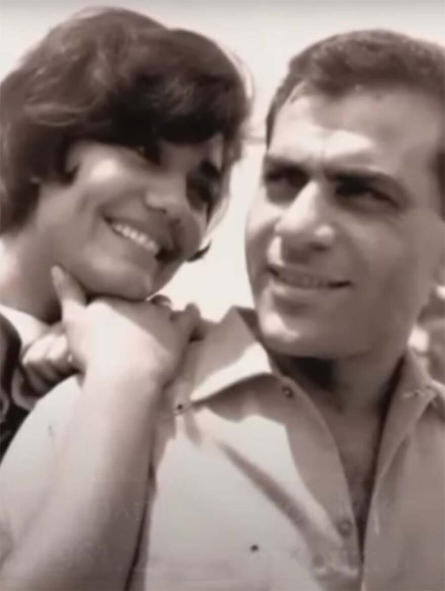 Μαρινέλλα και Καζαντζίδης... συνομιλούσαν μέσα από τα τραγούδια τους: «Οι άντρες δεν κλαίνε» - «Κι όμως κυρία μου και οι άντρες κλαίνε»