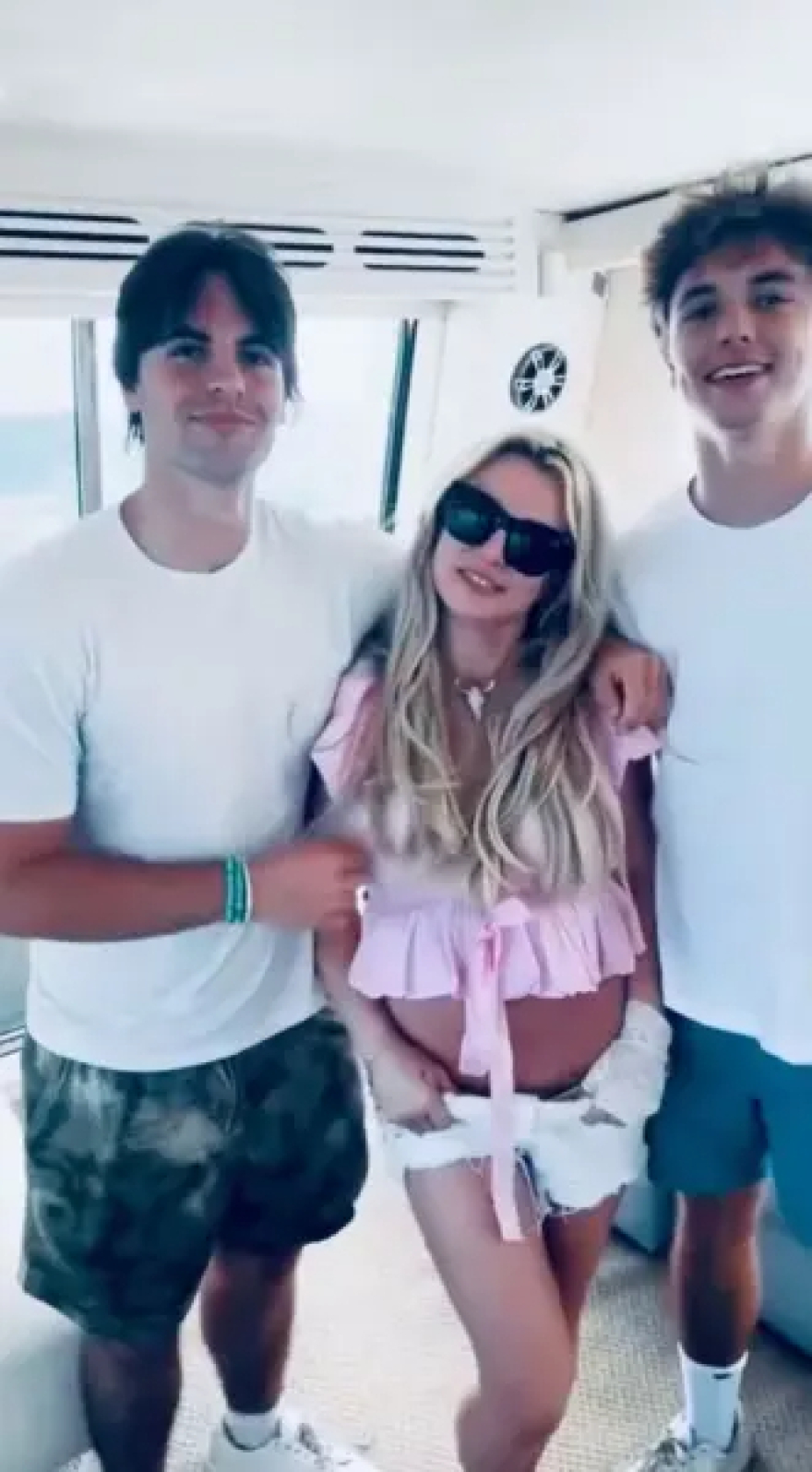 Η επανένωση της Μπρίτνεϊ Σπίαρς με τους γιους της μετά τη σύλληψη για οδήγηση υπό την επήρεια αλκοόλ