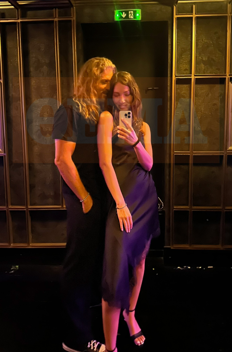 O Νεκτάριος Νικολόπουλος έκανε πρόταση γάμου στην ηθοποιό Ηρώ Πεκτέση, το ειδύλλιο που ξεκίνησε από την Πάτμο