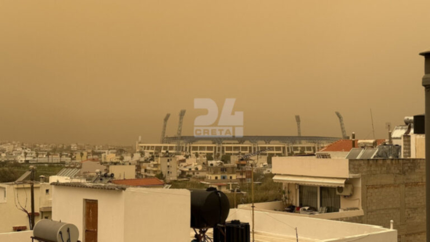 Κακοκαιρία Erminio: Ανεμοστρόβιλος αναποδογύρισε νταλίκα στην Ιεράπετρα, η αφρικανική σκόνη σκέπασε το Ηράκλειο
