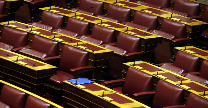 Ματς στην Κεντροαριστερά: Το κυνήγι της μεταγραφής για 27 ανεξάρτητους και τους συνήθεις γυρολόγους