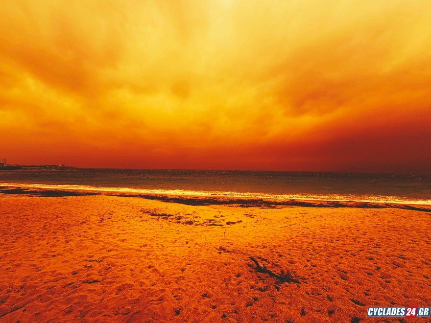 «Πνίγηκαν» από την αφρικανική σκόνη Κρήτη και Κυκλάδες: Προβλήματα σε πτήσεις, δεμένα πλοία στα λιμάνια λόγω θυελλωδών ανέμων, δείτε βίντεο