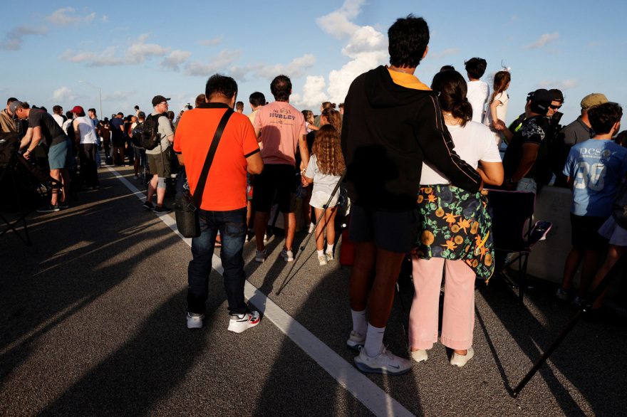 Artemis II: Οι πρώτες ώρες της ιστορικής αποστολής γύρω από τη Σελήνη, δείτε βίντεο και φωτογραφίες