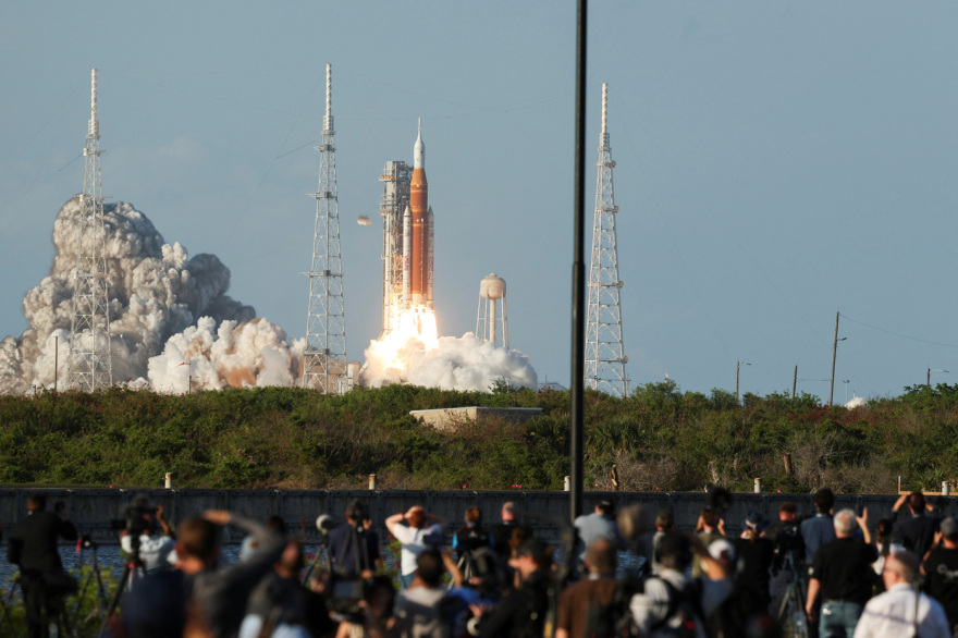 Artemis II: Οι πρώτες ώρες της ιστορικής αποστολής γύρω από τη Σελήνη, δείτε βίντεο και φωτογραφίες