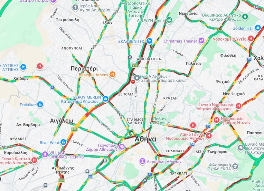 Φωτιά σε φορτηγό στον Κηφισό στο ύψος της Αχαρνών, ουρές χιλιομέτρων