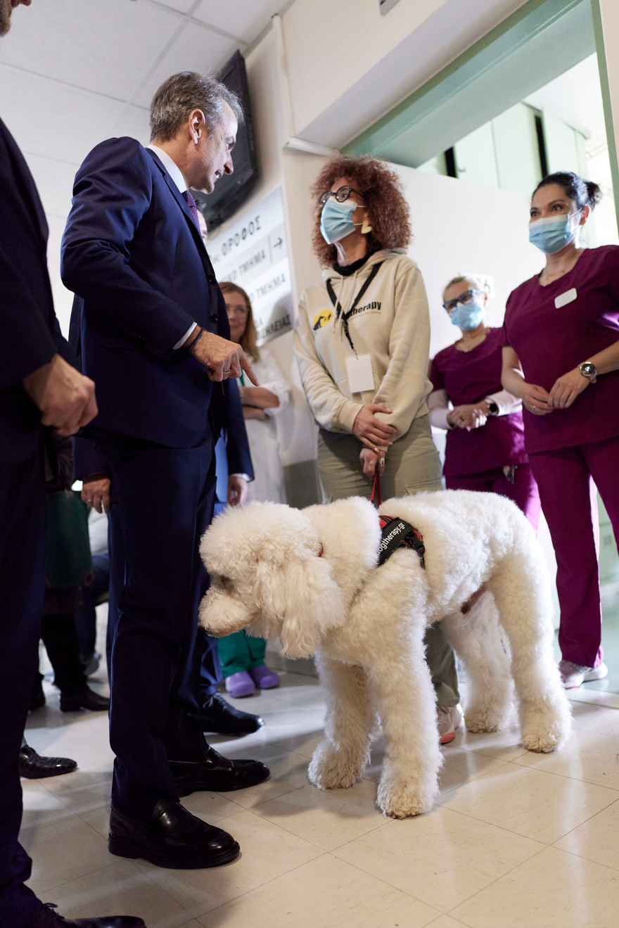Επίσκεψη του πρωθυπουργού Κυριάκου Μητσοτάκη στο νοσοκομείο «Μεταξά»: Οι ασθενείς αναγνωρίζουν το έργο που γίνεται στο ΕΣΥ