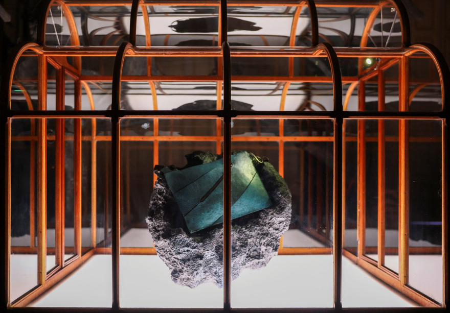 Τσάντα από καλλιεργημένο δέρμα... τυραννόσαυρου θα δημοπρατηθεί στο Άμστερνταμ, δείτε φωτογραφίες