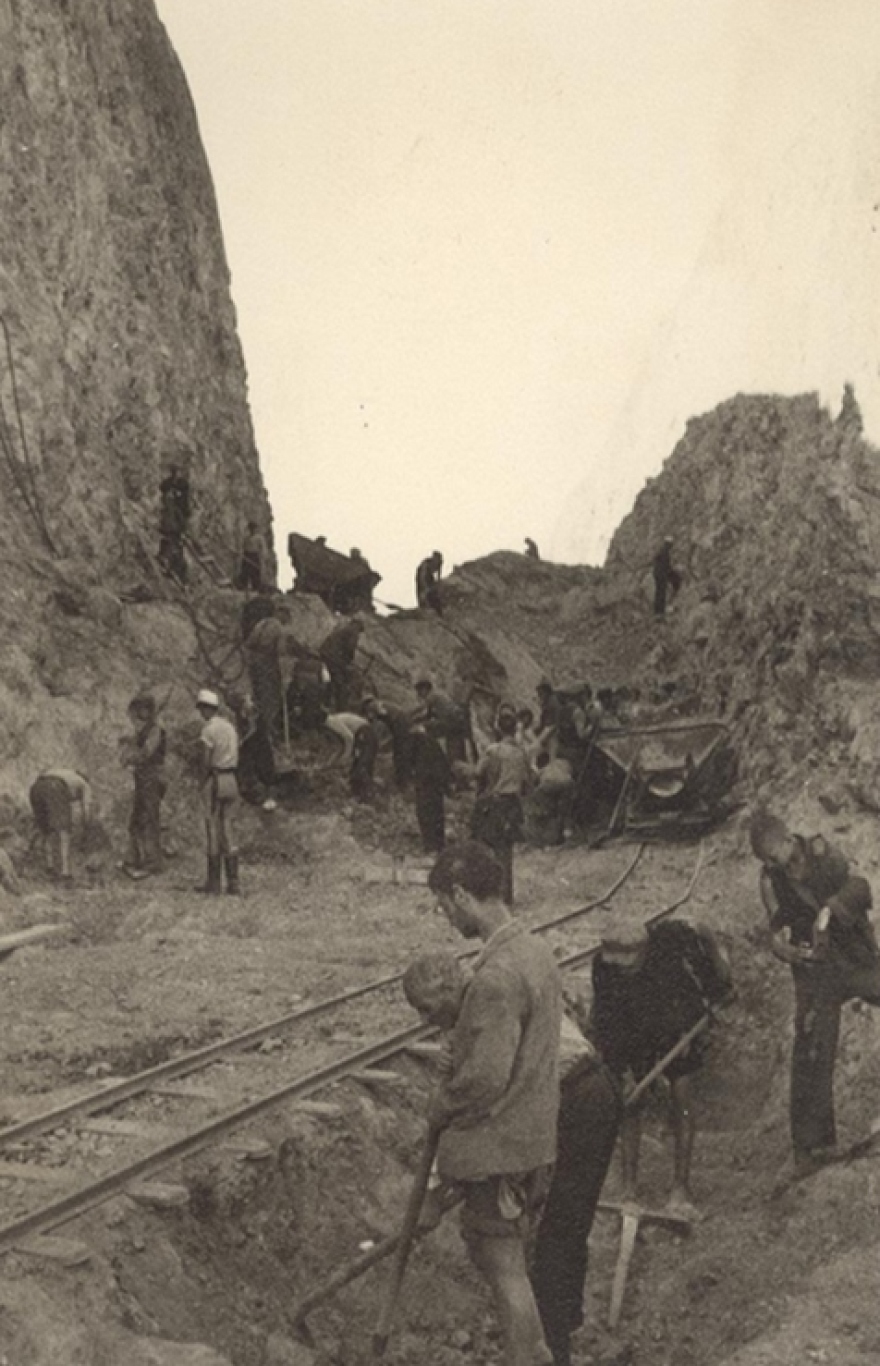 Σιδηροδρομικός σταθμός Καρυάς: Επισκέψιμο μνημείο γίνεται ο μαρτυρικός τόπος θανάτου  δεκάδων Ελλήνων Εβραίων στην Κατοχή