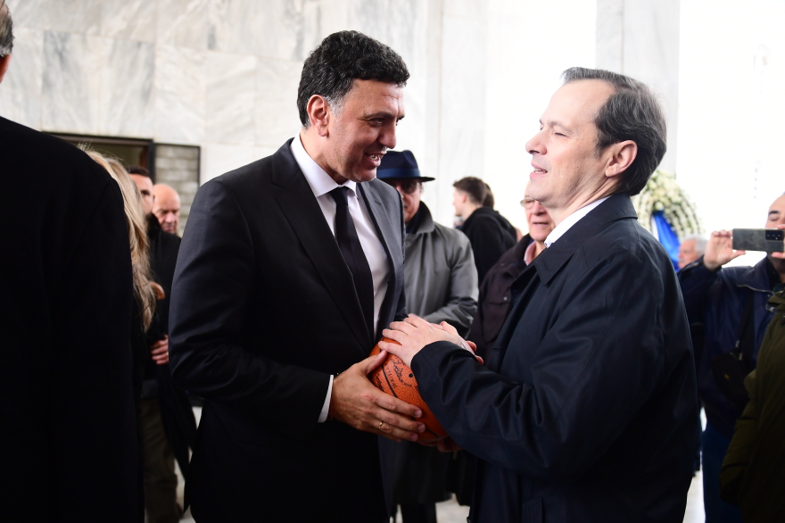 Βασίλης Γκούμας: Το τελευταίο «αντίο» είπαν σήμερα στον θρύλο του ελληνικού μπάσκετ