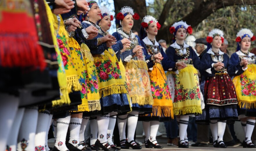 Με το δρώμενο της παραδοσιακής φορεσιάς ξεκινούν οι εκδηλώσεις του πανάρχαιου εθίμου «Λαζαρίνες» στην Κοζάνη