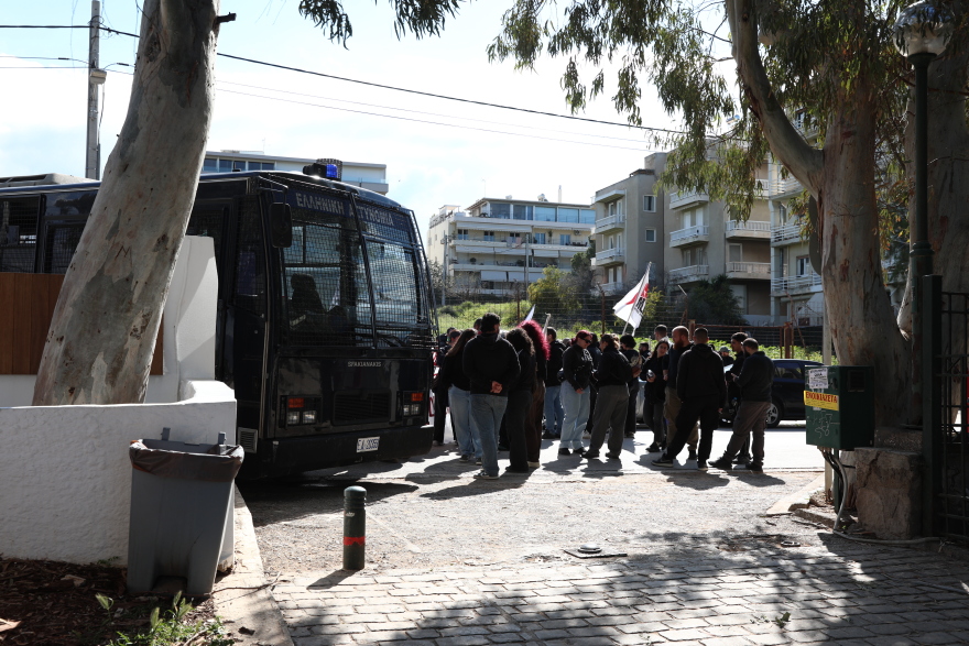 Συγκέντρωση φοιτητών κατά των διαγραφών - «Κάτω τα χέρια από τα πτυχία και τη νεολαία»
